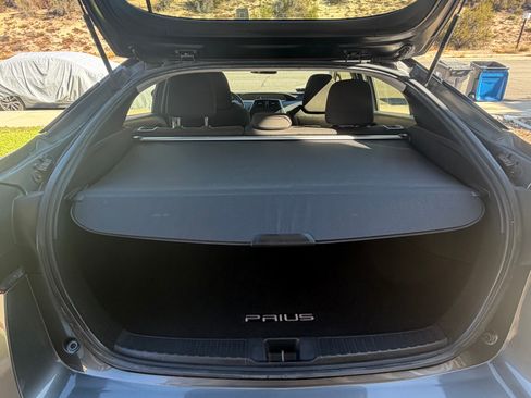 Used 2019 Toyota Prius LE w/ Carpet Mat Package FWD image 11