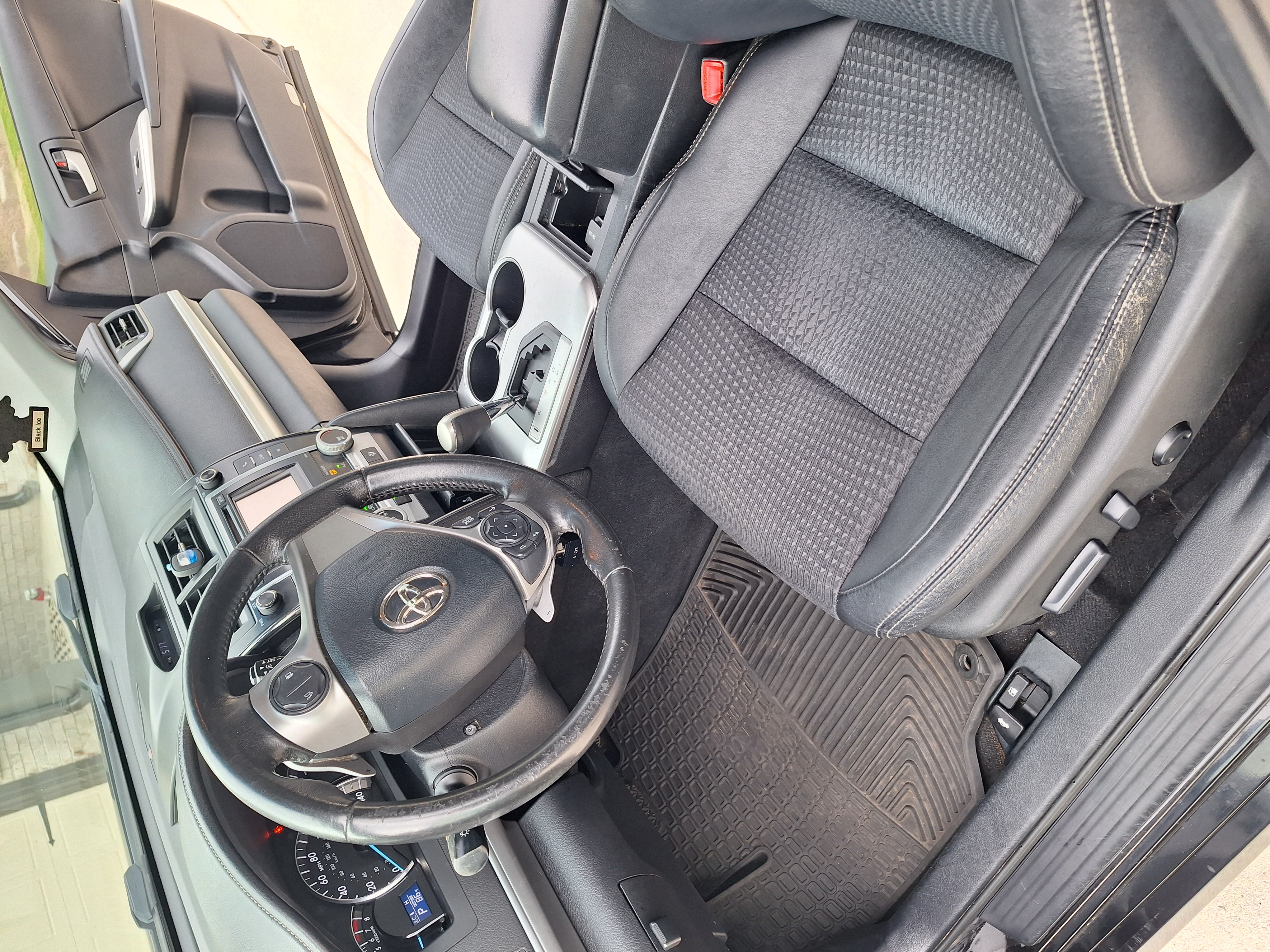 Used 2013 Toyota Camry SE FWD image 8