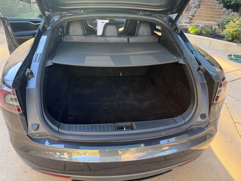 Used 2015 Tesla Model S P90D image 10