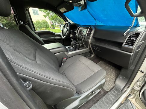 Used 2016 Ford F150 XLT w/ Equipment Group 302A Luxury AWD/4WD image 6