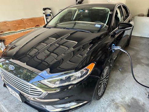 Used 2017 Ford Fusion Energi Titanium FWD image 28