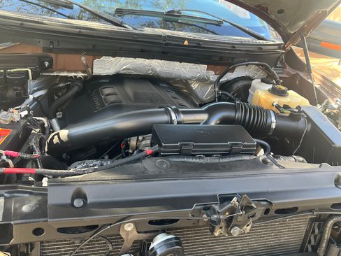 Used 2012 Ford F150 XLT w/ XLT Chrome Pkg image 17