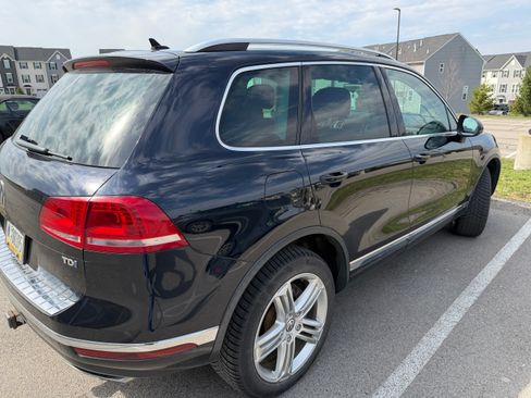 Used 2015 Volkswagen Touareg Executive AWD/4WD image 8