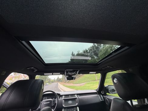 Used 2017 Land Rover Range Rover Supercharged image 22