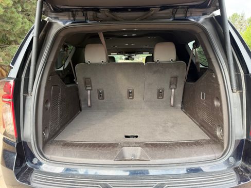 Used 2021 Chevrolet Suburban LT AWD/4WD image 15