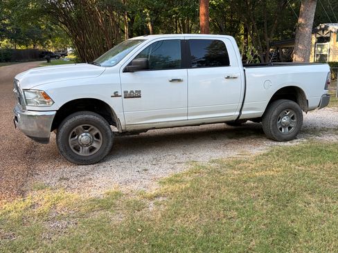 Used 2017 RAM 2500 SLT AWD/4WD image 1