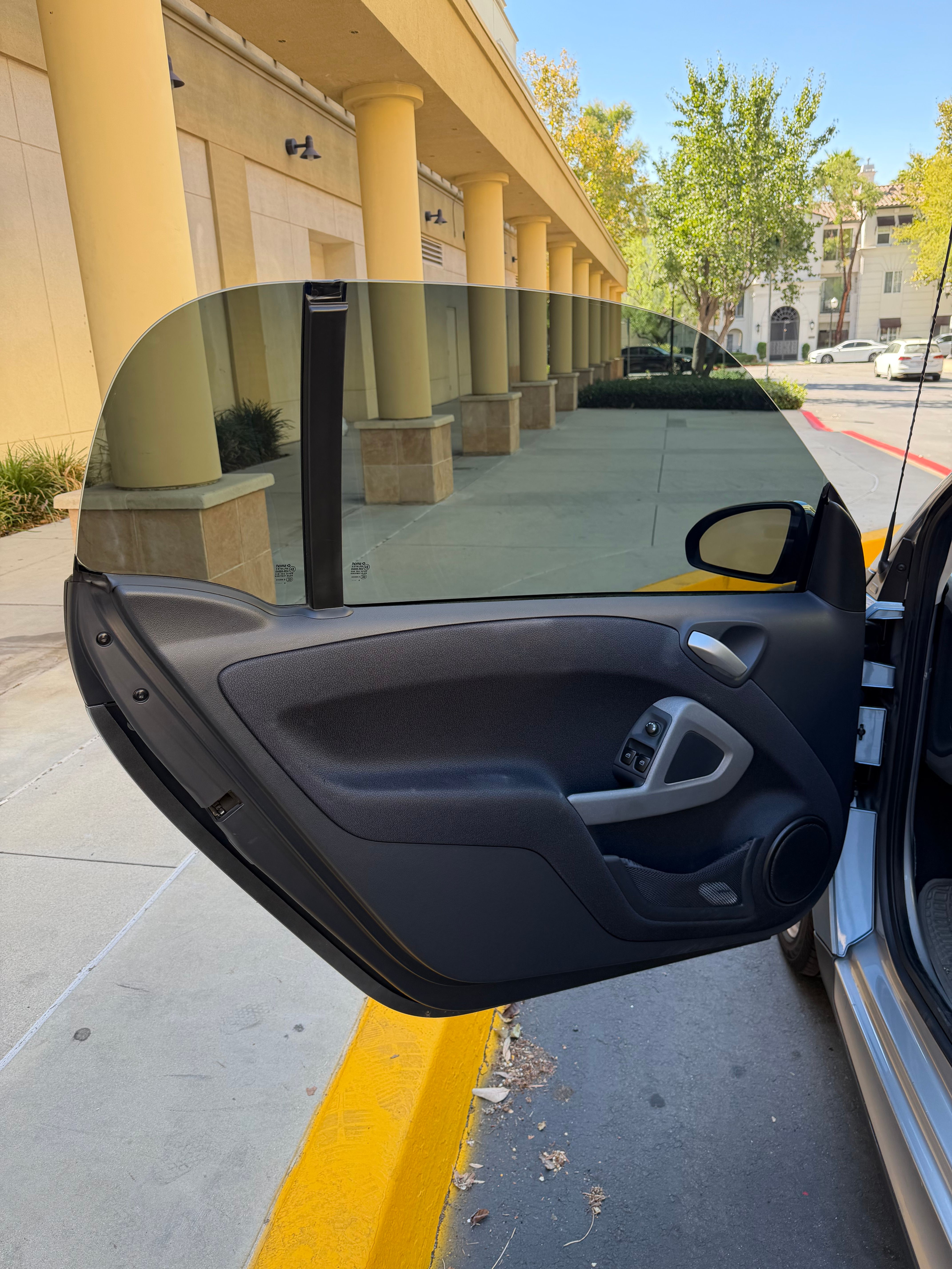 Used 2011 smart fortwo passion RWD image 10