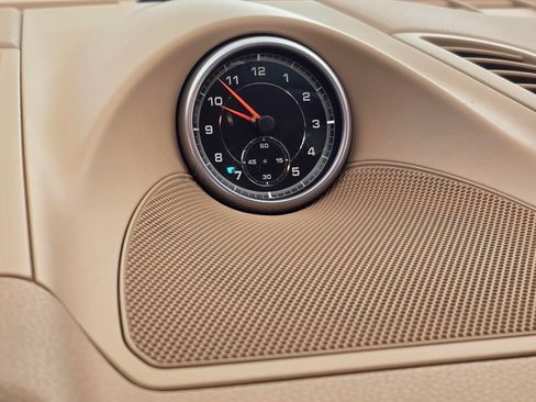 Used 2014 Porsche Cayenne GTS image 15