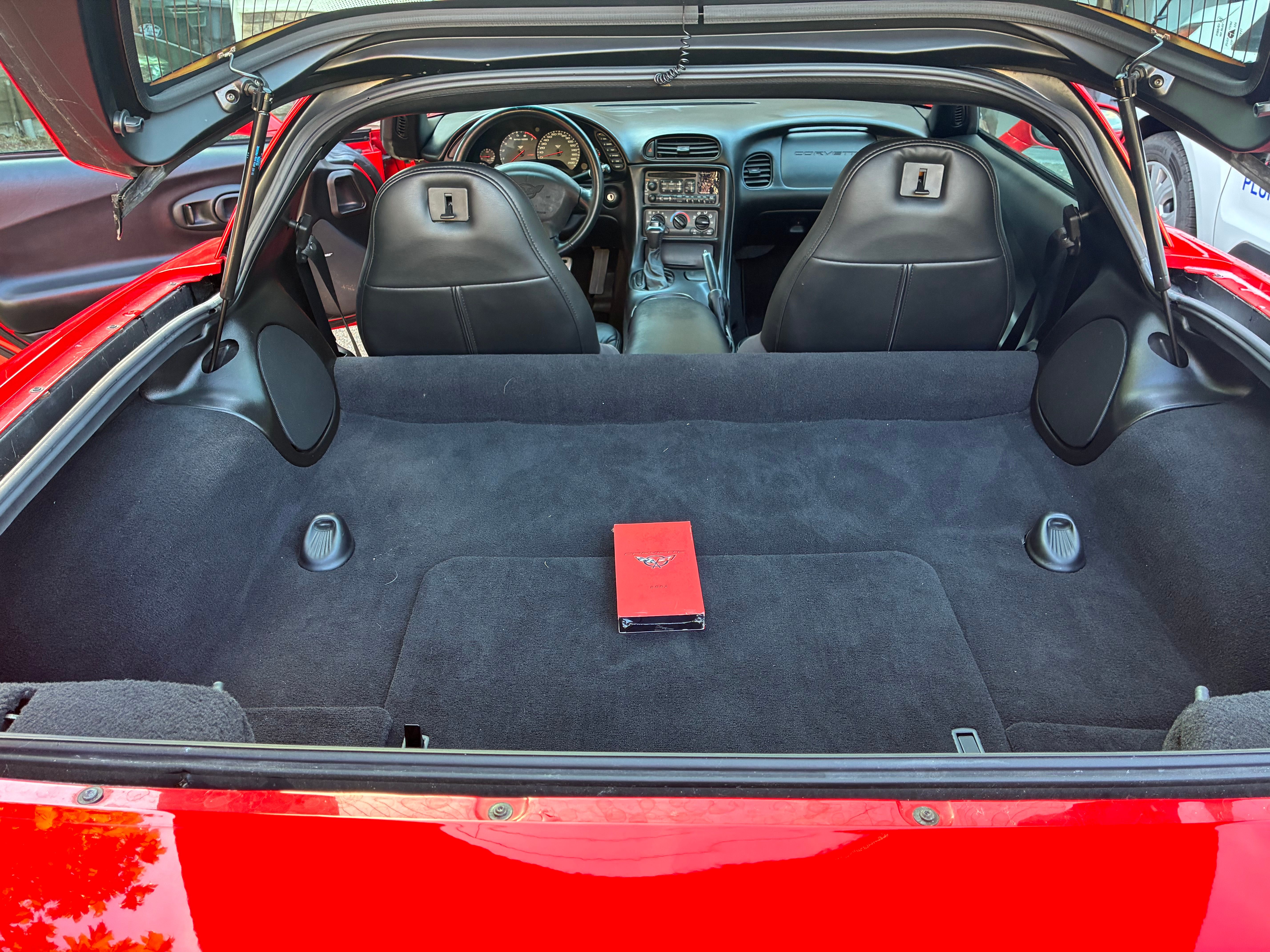 Used 2002 Chevrolet Corvette Coupe RWD image 12