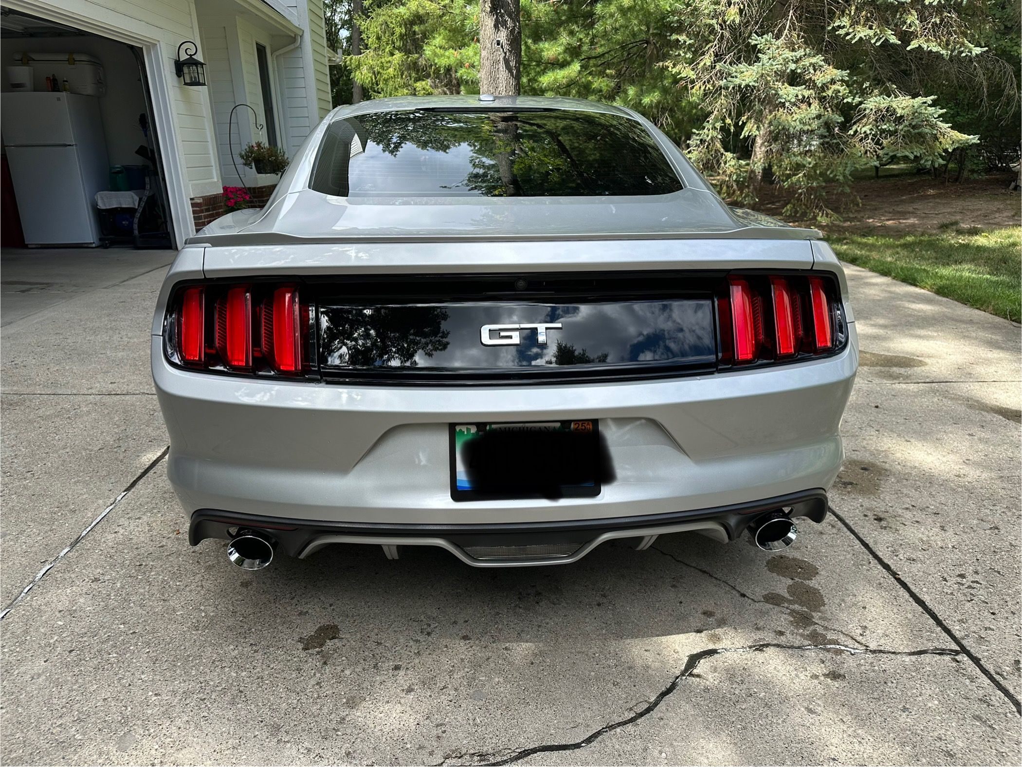 Used 2016 Ford Mustang GT Premium RWD image 9
