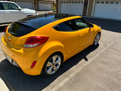 Used 2016 Hyundai Veloster w/ Option Group 02 image 4