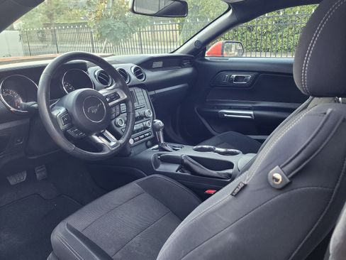 Used 2015 Ford Mustang Coupe image 5