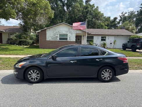Used 2013 Nissan Altima 2.5 S FWD image 15