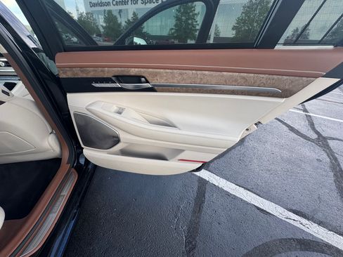 Used 2022 Genesis G90 5.0 Ultimate RWD image 21