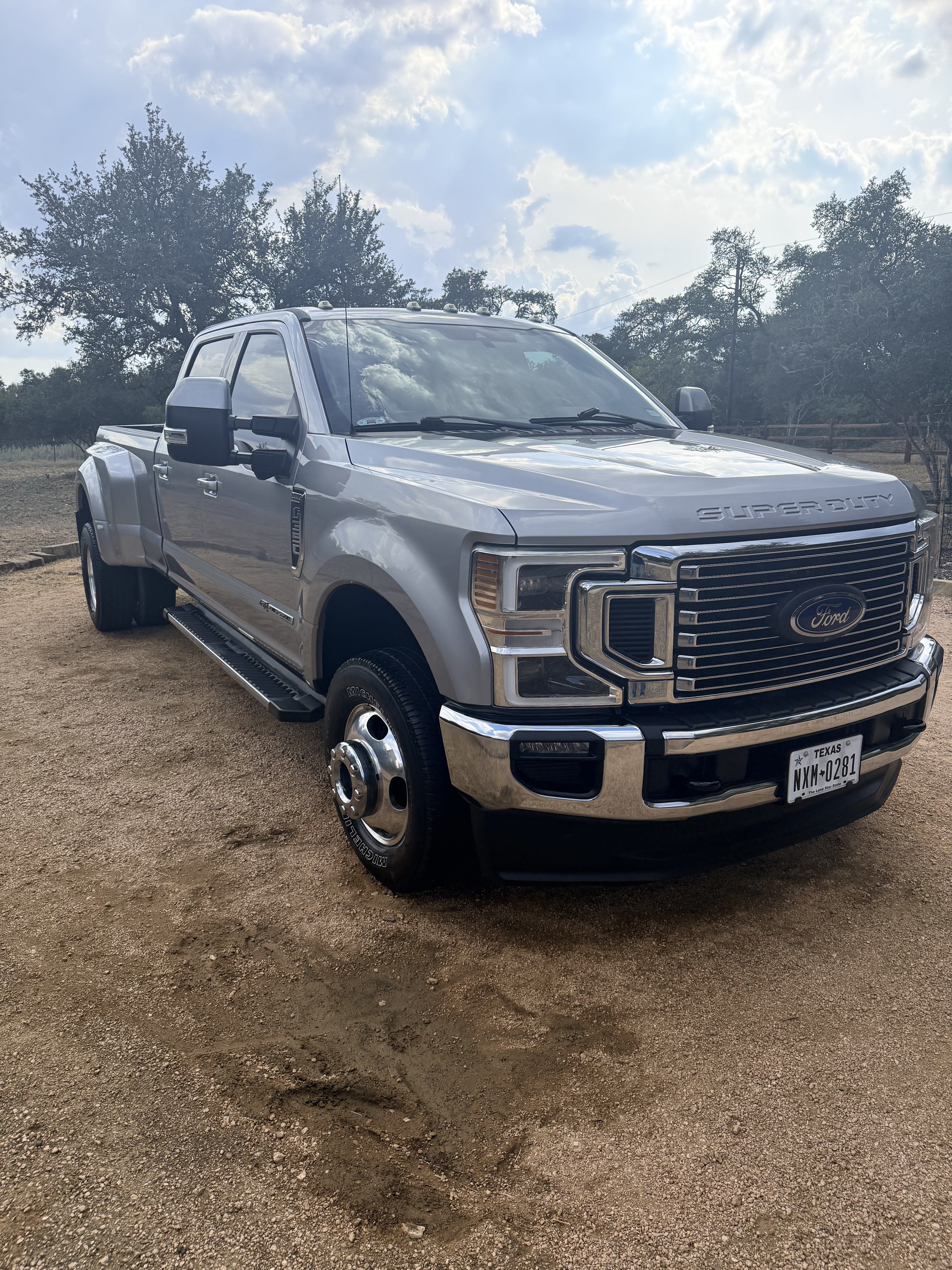 Used 2020 Ford F350 Lariat w/ Lariat Ultimate Package AWD/4WD image 21