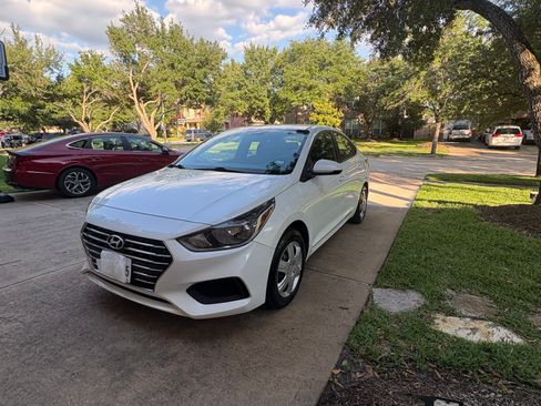 Used 2021 Hyundai Accent SE FWD image 11