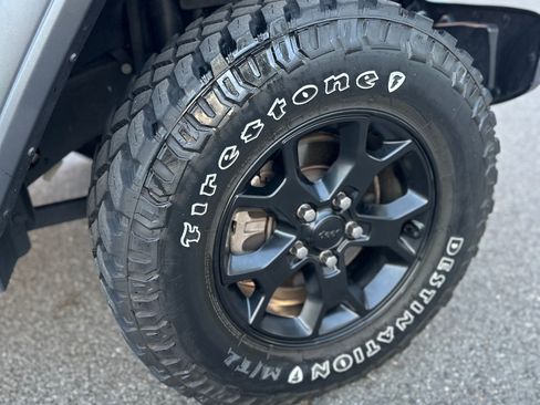 Used 2023 Jeep Wrangler Sport image 18