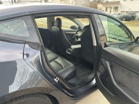 Used 2021 Tesla Model 3 Long Range image 16