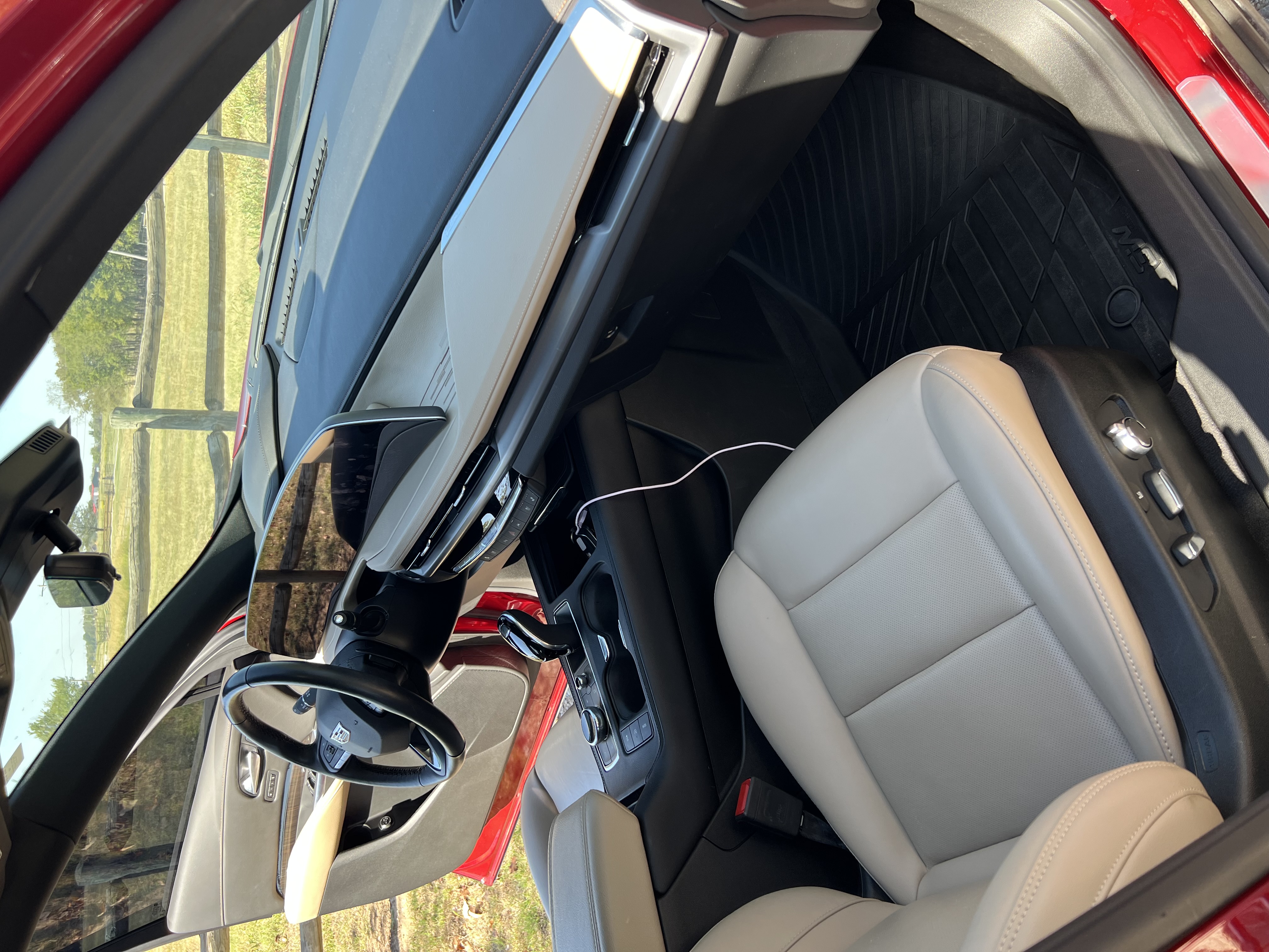 Used 2024 Cadillac XT4 Premium Luxury w/ Technology Package FWD image 15