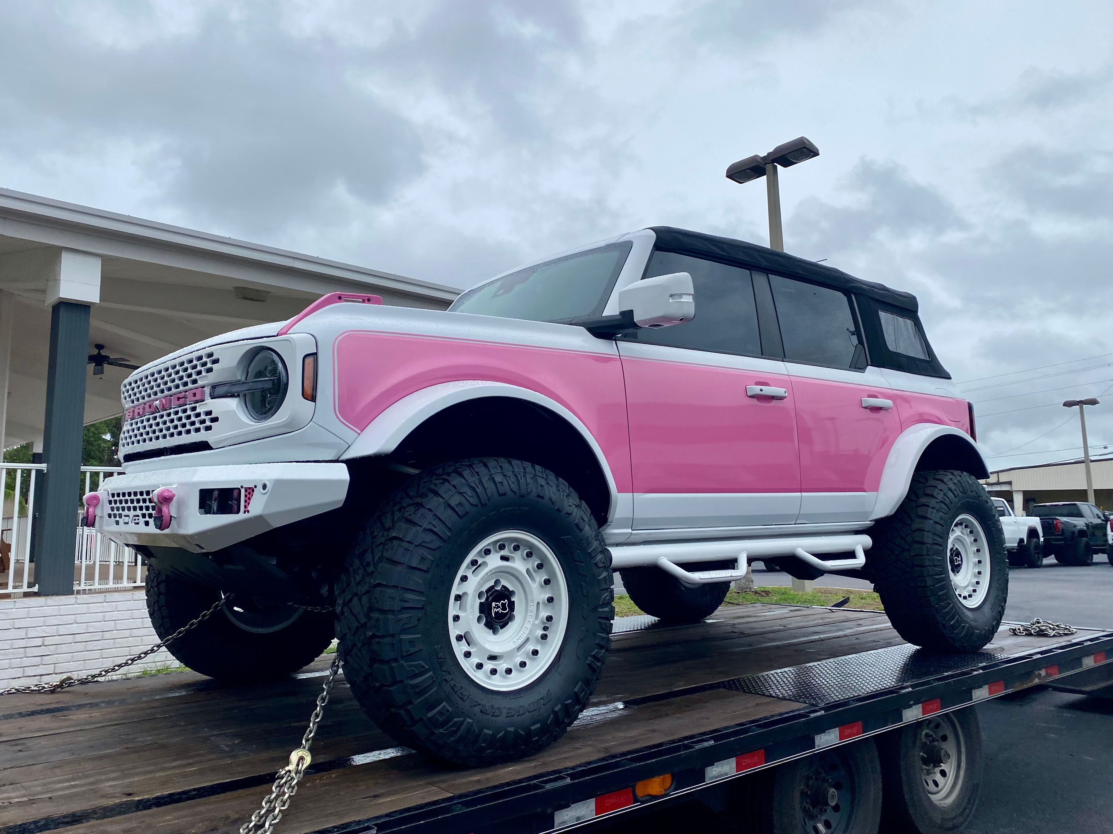 Used 2024 Ford Bronco Outer Banks w/ Sasquatch Package AWD/4WD image 9