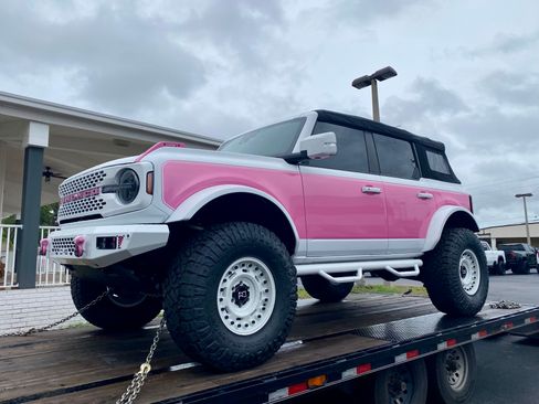 Used 2024 Ford Bronco Outer Banks w/ Sasquatch Package AWD/4WD image 9