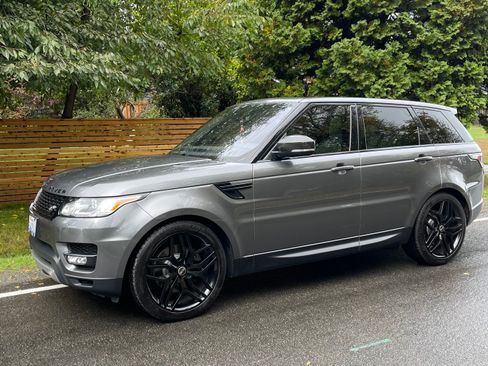 Used 2016 Land Rover Range Rover Sport SE image 2