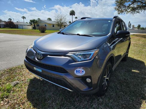 Used 2018 Toyota RAV4 SE w/ Power Extra Value Package image 2