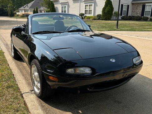 Used 1996 MAZDA MX-5 Miata RWD image 12