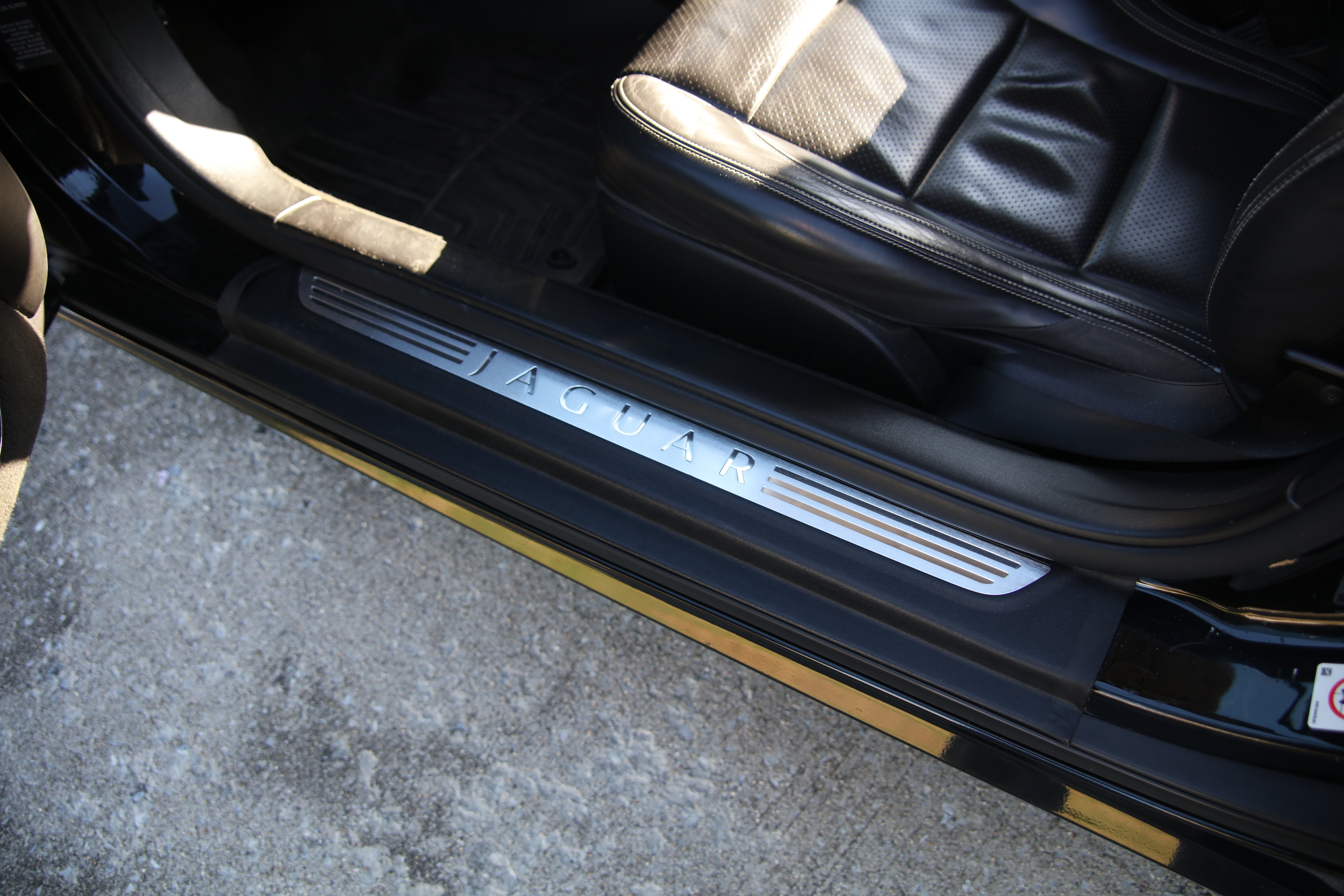 Used 2010 Jaguar XK Coupe RWD image 9