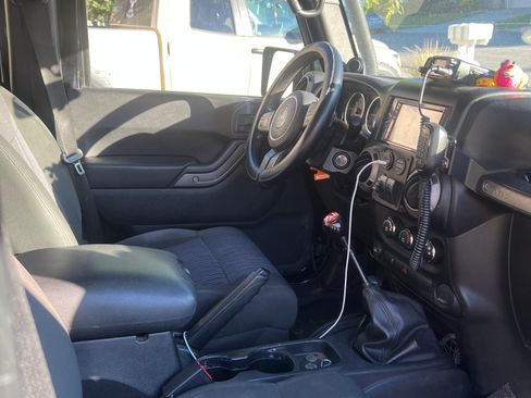 Used 2012 Jeep Wrangler Unlimited Sport image 10