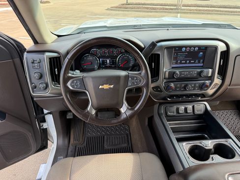 Used 2018 Chevrolet Silverado 1500 LT w/ Texas Edition image 16