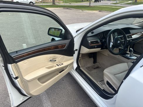 Used 2008 BMW 535xi Sedan AWD/4WD image 6