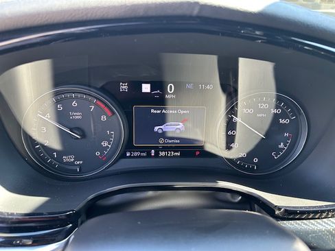 Used 2023 Cadillac XT6 Sport w/ Technology Package image 11