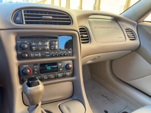 Used 2003 Chevrolet Corvette Convertible w/ Preferred Equipment Group1 image 12