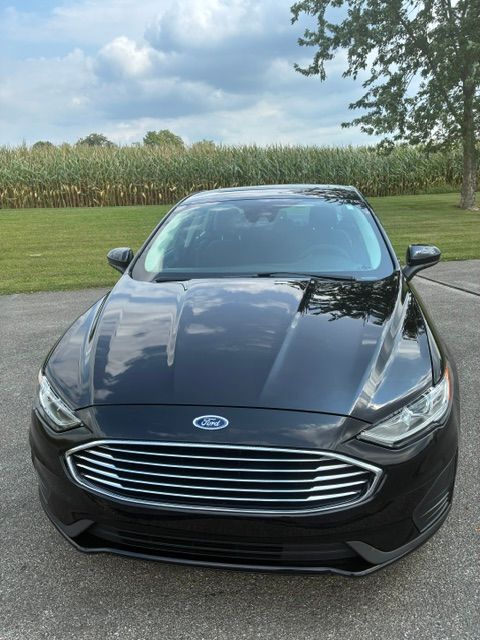 Used 2020 Ford Fusion SE FWD image 2