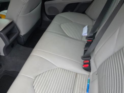Used 2019 Toyota Camry SE FWD image 13