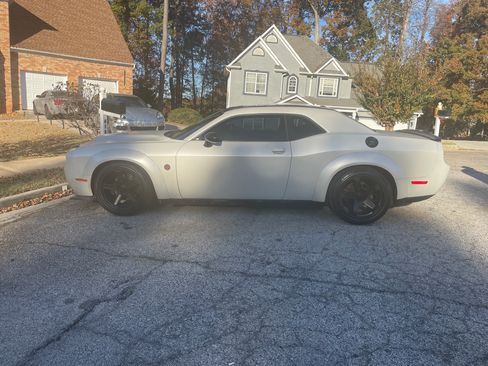 Used 2012 Dodge Challenger R/T image 8