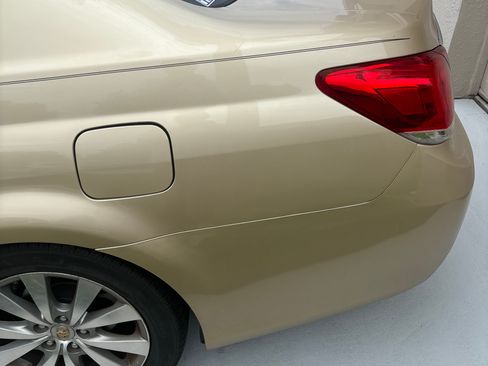 Used 2011 Toyota Avalon Limited image 5