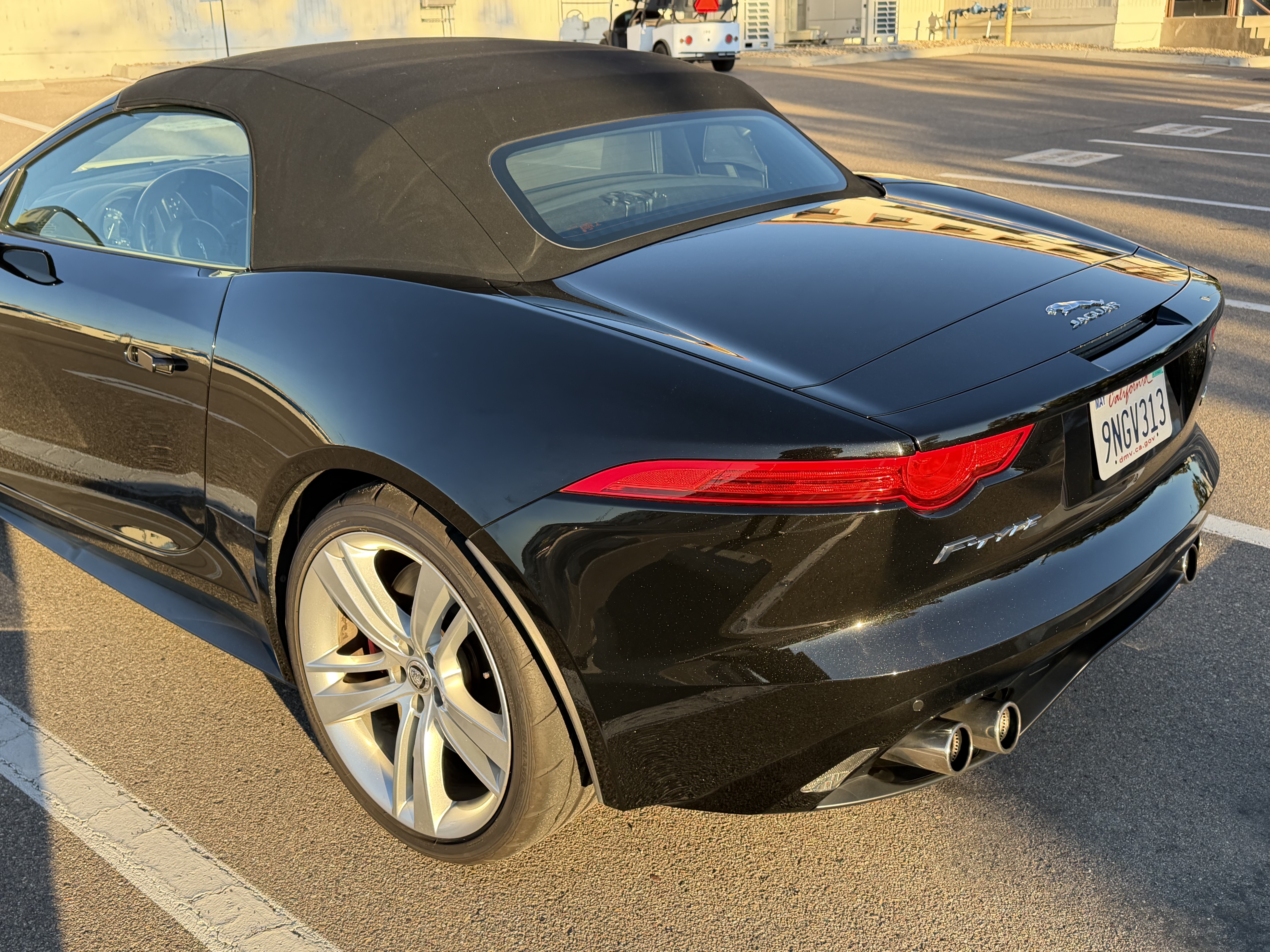 Used 2014 Jaguar F-TYPE S RWD image 9