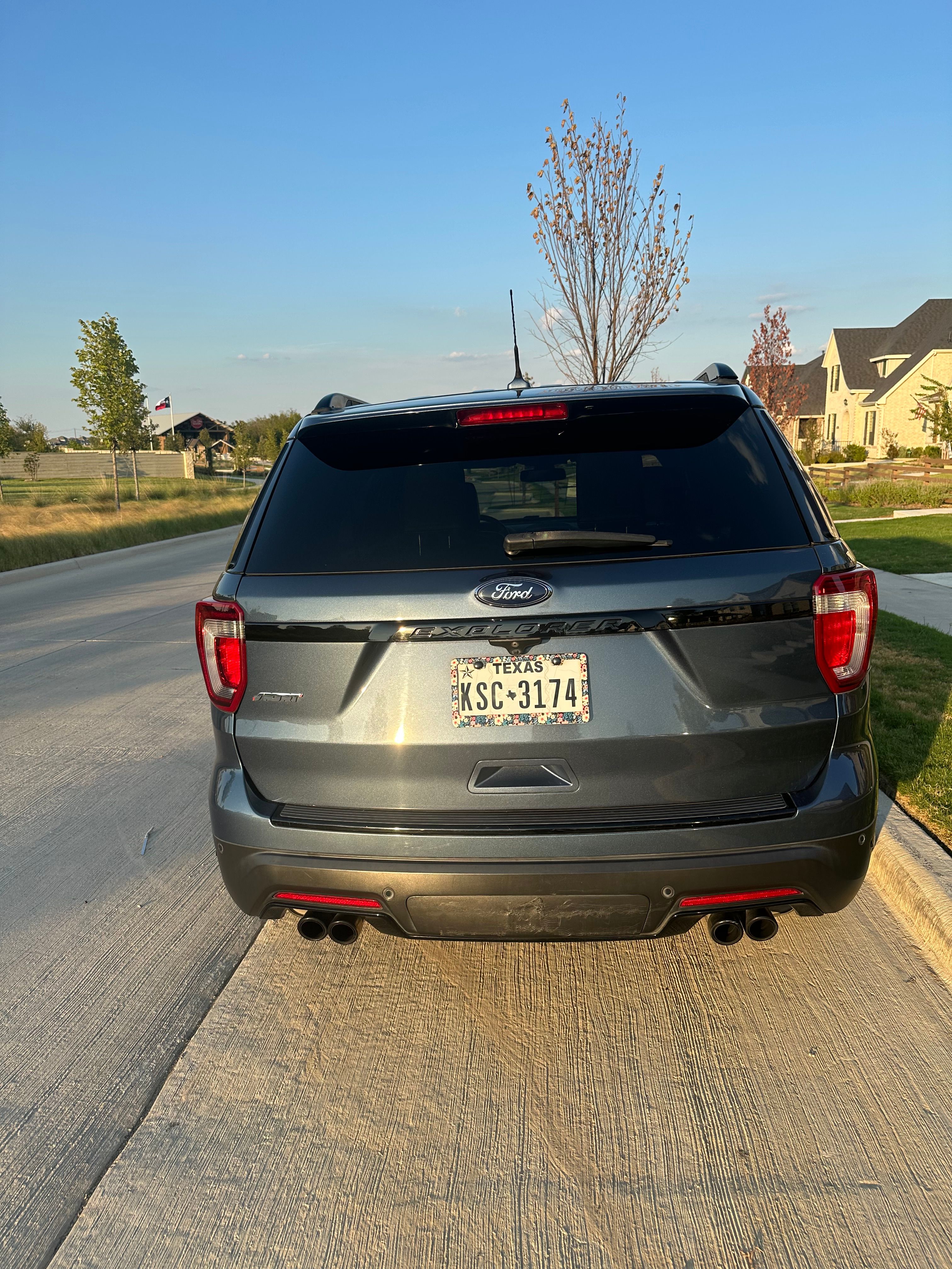 Used 2018 Ford Explorer Sport w/ Equipment Group 401A AWD/4WD image 6