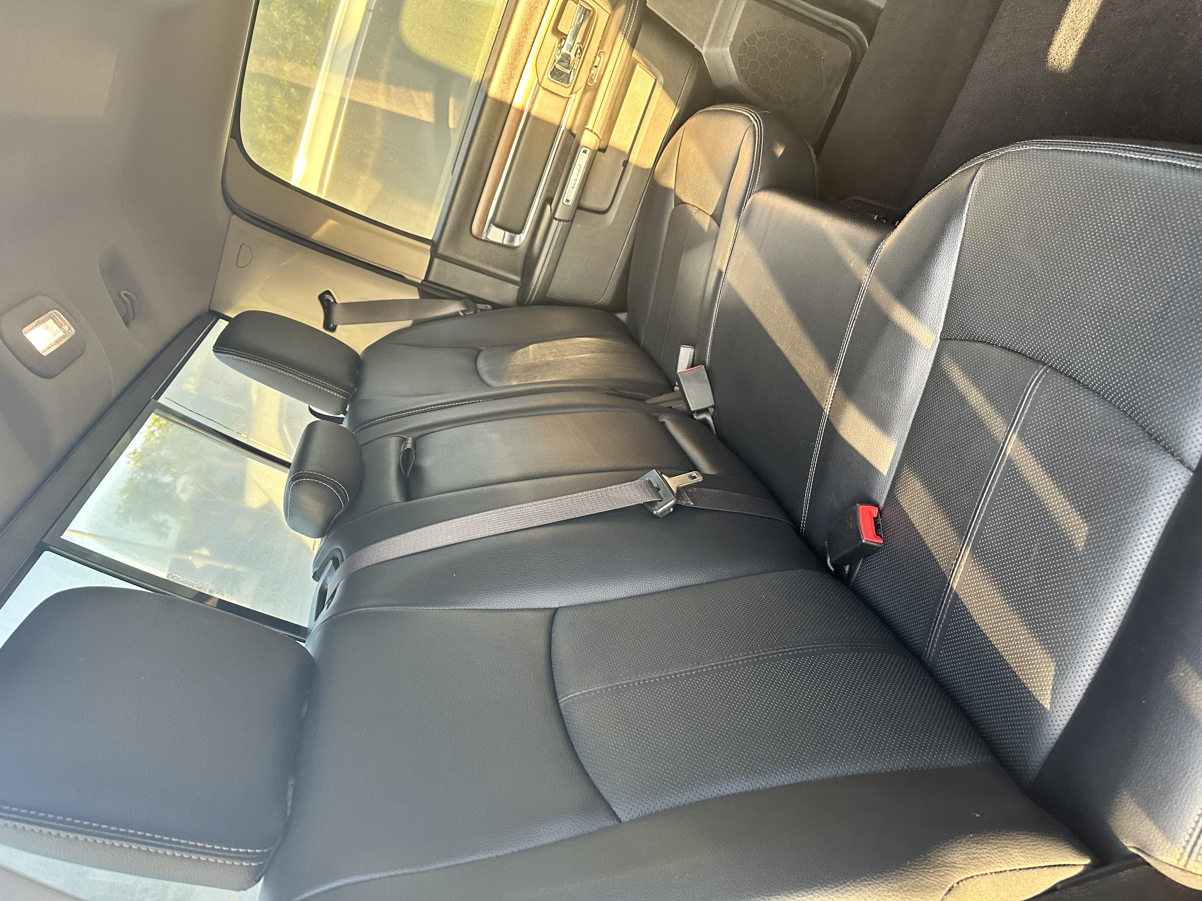 Used 2019 RAM 1500 Laramie RWD image 27
