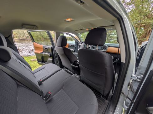 Used 2019 Toyota Tacoma SR5 image 20