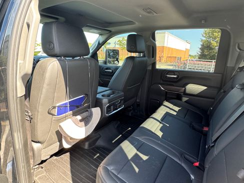 Used 2020 GMC Sierra 2500 SLT w/ SLT Premium Plus Package image 18