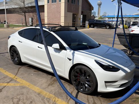 Used 2023 Tesla Model 3 Performance image 2