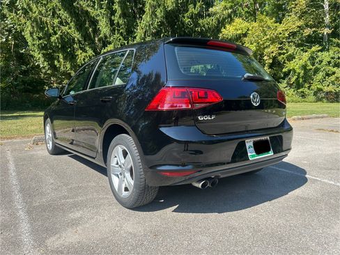 Used 2017 Volkswagen Golf Wolfsburg Edition image 4