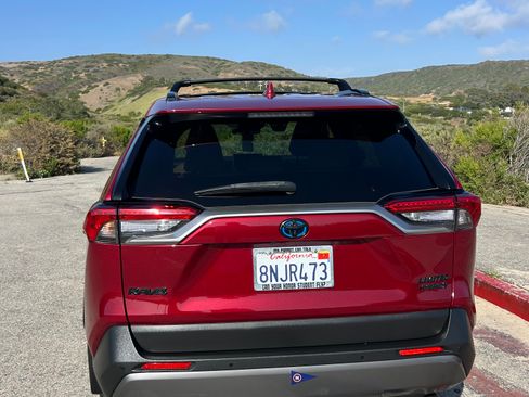 Used 2020 Toyota RAV4 Limited AWD/4WD image 8