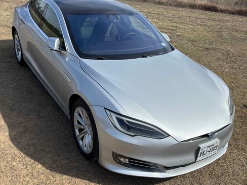 Used 2018 Tesla Model S 75D image 11