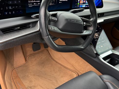 Used 2023 Lucid Air Touring image 6
