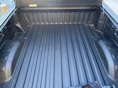 Used 2022 GMC Sierra 2500 SLT w/ SLT Convenience Package image 6