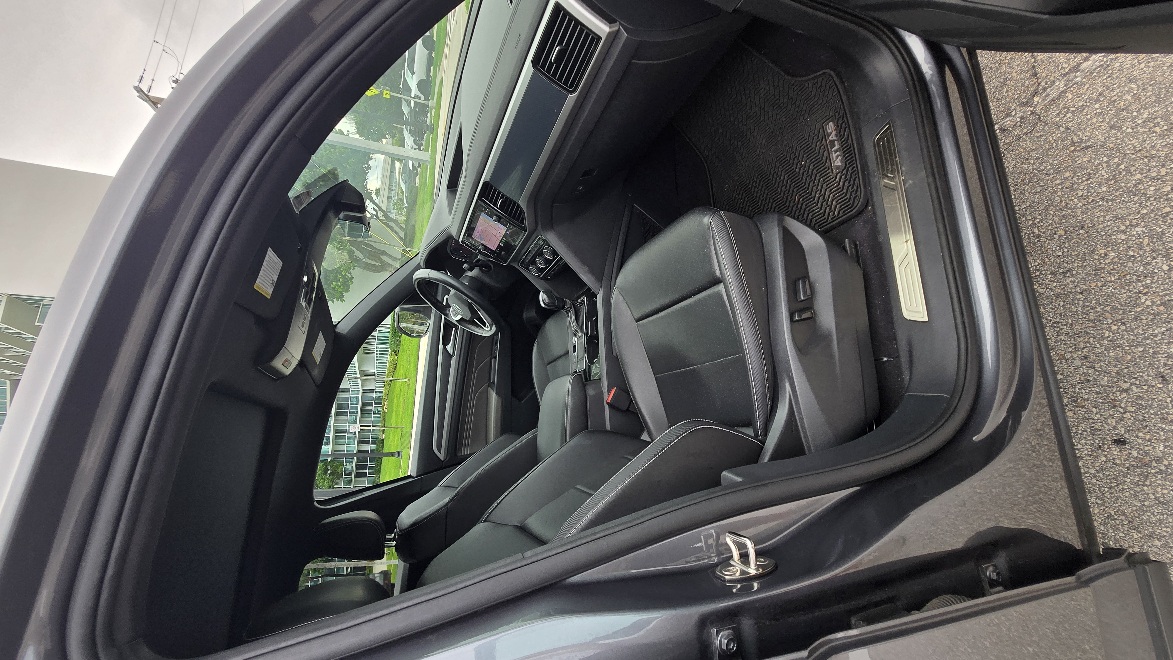 Used 2021 Volkswagen Atlas Cross Sport SEL FWD image 12